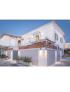 Athena Luxury Apartments - 豪华酒店 Mesongi, Mesongi