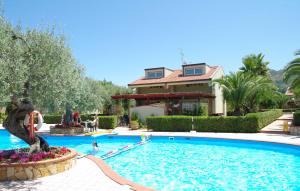 Residence Fontana Barone - Φύλαξη βρεφών / παιδιών, Τσεφαλού