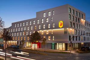 Super 8 by Wyndham Augsburg - Hoteller, Augsburg