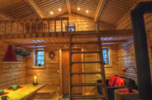 Cottage On Wild River In Lapland/Sweden - 3つ星ホテル, Karlsten