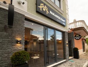Paradise Point - Posadas u hosterías, Korçë
