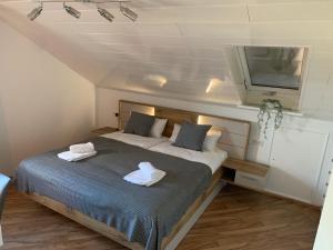 2 Zimmer Ferienwohnung - アパートメント, Obersulm