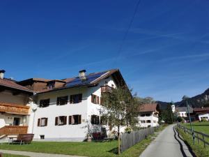 Rosa's Ferienhaus Ferienwohnung Aggenstein - 3-Star Hotels, Grän