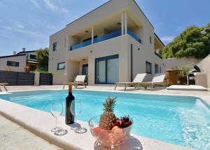 New amazing holiday house with pool - エアコン, ヴィンクラン