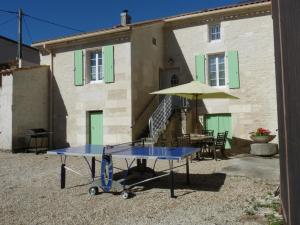 Maison de charme en pierres, avec terrasse, jardin, vélos, poêle à bois et borne de recharge électrique - FR-1-653-79 - 3-Sterne-Hotels, Asnières-sur-Nouère