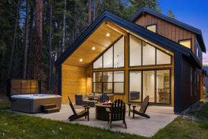 Scandinavian Inspired Home at Forest Edge with Hot Tub - Campo de golf (a menos de 3 km), Cle Elum