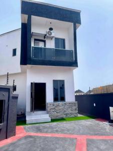 Luxury House In Lekki Lagos