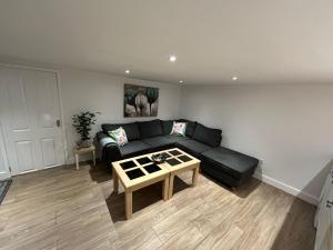 Danton Lodge