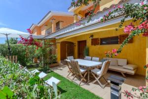 Porto Pino, Garden and Pool - 4つ星ホテル, サンタンナ・アッレージ