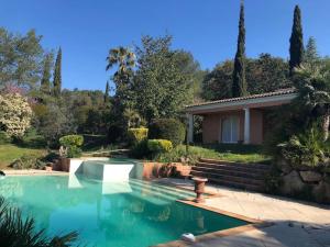 Luxueux Cocon avec parc paysagé avec piscine XXL à débordement, mer et plages 15 minutes - Prázdninové domy, Pierrefeu-du-Var