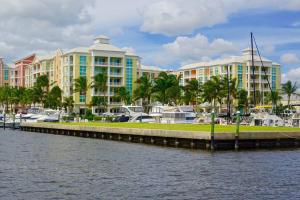 Luxurious, family-friendly 3BR condo on the water - Sem classificação, Lantana