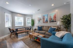 Stylish & Bright Gem Overlooks Lovely Park with Great Amenities - テニスコート, シカゴ
