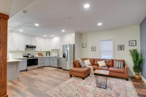 Walk to Lititz Springs Park Dtwn Apt!