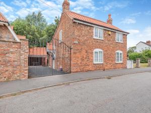 Dovedale Cottage - 5つ星ホテル, コニングスビー