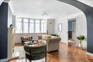 Seaview Symphony Opulent 4BR Haven for Big Groups - skóre – Fantastické, Birchington