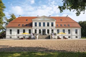 Peter's Resort - Uklassificeret, Redefin