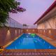 StayVista's V Square - Enjoy a pool and indoor games for a leisurely stay, Lonavala - Foto 3