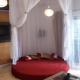 Gold - central, cozy, a fun place like no other, スリーマ - 写真 4