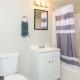 Spring Poconos Getaway! 2bd Cabin, Henryville - Foto 9