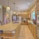Fruita Victorian Home with Hot Tub and Mountains!, フルータ - 写真 10