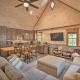 Stunning Cabin Getaway with Private Hot Tub!, Rising Fawn - 写真 3