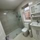 Separate One Bedroom Large Apartment in Slough, スラウ - 写真 6