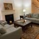 Madison Manor II by the River Hot Tub Downtown, マディソン - 写真 1