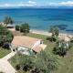 Beachfront Villa with Garden - Valentine Corfu, メソギー - 写真 2