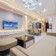 Spacious and Homey 3BR at Sky House BSD Apartment By Travelio, タンゲラン - 写真 3