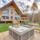 Nantahala Forest Cabin with Fire Pits and Hot Tub!, Andrews - Foto 1