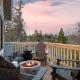 Pollock by AvantStay Stunning Views w Movie Room Hot Tub Game Room Large Balcony, Lake Arrowhead - Foto 7