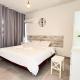 Seaside Larnaca Makenzie- 50m to Beach, ラルナカ - 写真 9