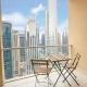 Lake Views Stunning Studio 1 Min Walk to Metro, Dubai - Foto 3