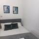 Cosy Spacious Studio Flat,N18, London - Photo 2