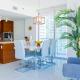 Soak in Sunlight and City Views, マイアミ - 写真 5