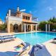 Villa Nikolas Large Private Pool AC WiFi, Palailónion - Foto 1